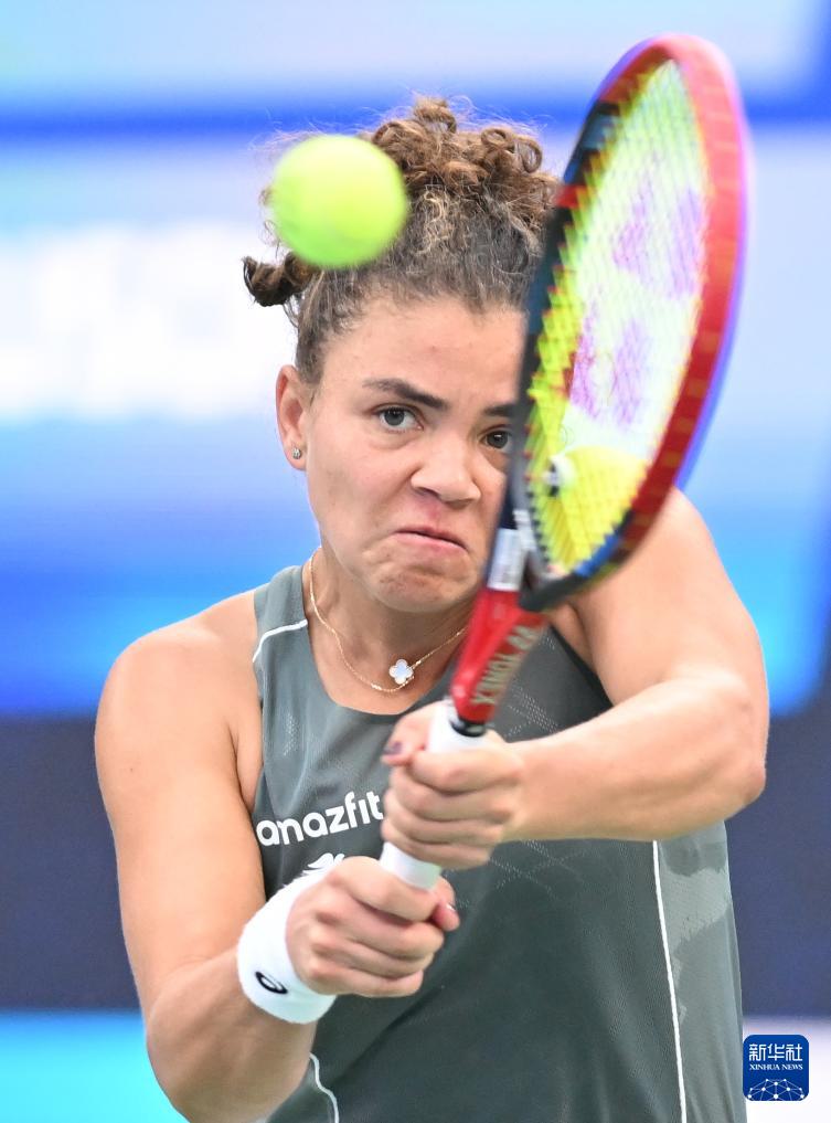 保利尼在比, 汉网球公开, img